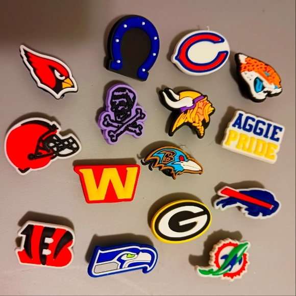 15 New Sports Charms for Crocs - Picture 1 of 4